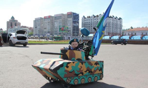 Как сделать танк из коляски