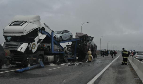 Катастрофа на трассе под Бесланом: рейсовый автобус столкнулся с автовозом
